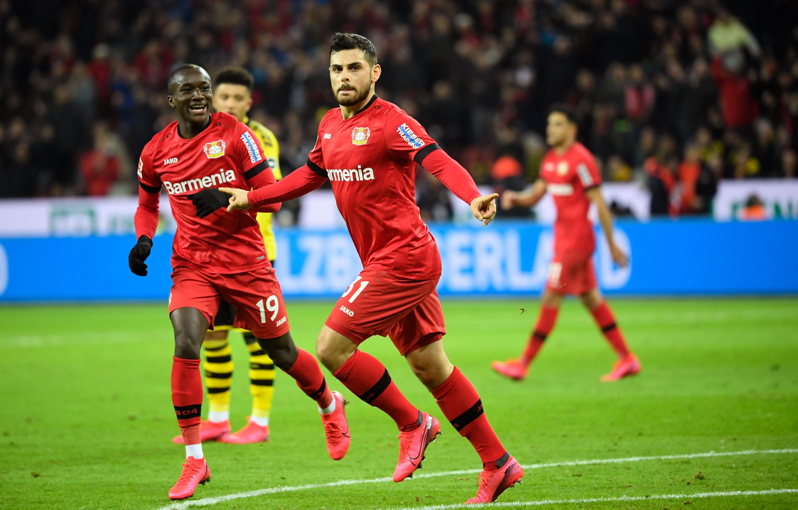 Leverkusen đã mang về chiến thắng 2-1 đầy bất ngờ