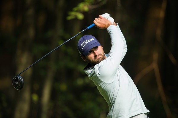 Chàng golf thủ Antoine Rozner không hề hay biết gì khi được chức vô địch Golf in Dubai Championship