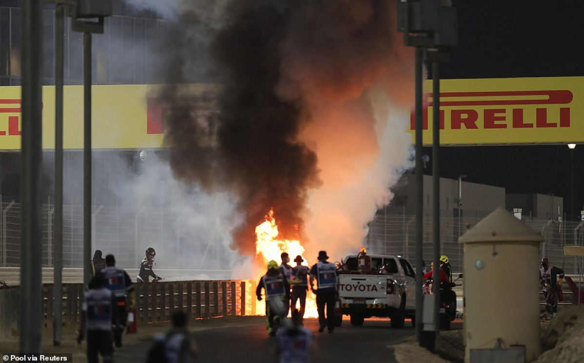 Lão tướng Romain Grosjean thoát chết trong gan tấc ở chặng 15 - F1