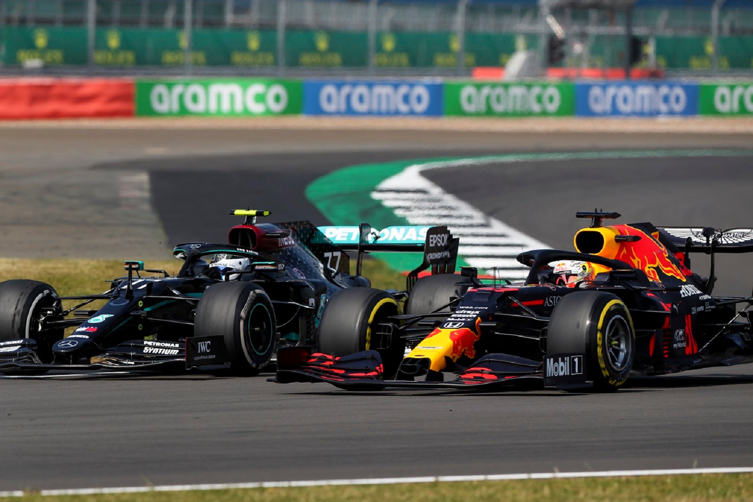 Max Verstappen giành giải nhất chung cuộc giải đua xe F1 2020