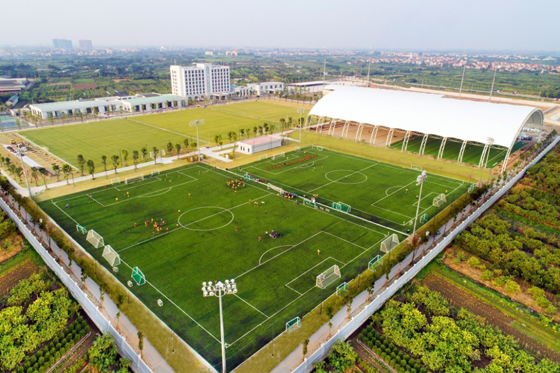 Tập đoàn giáo dục Văn Lang đã tiếp nhận trung tâm đào tạo bóng đá trẻ PVF
